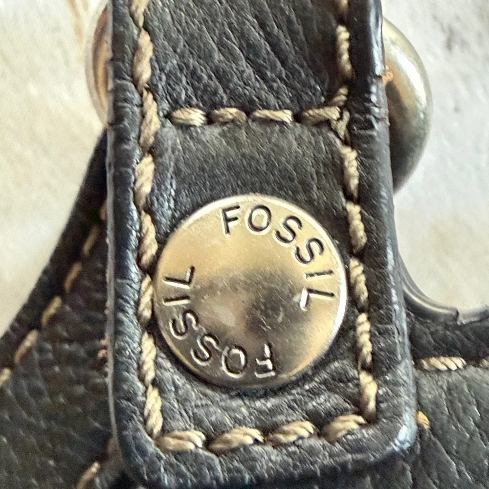 FOSSIL ladies, black leather Crossbody excellent condition